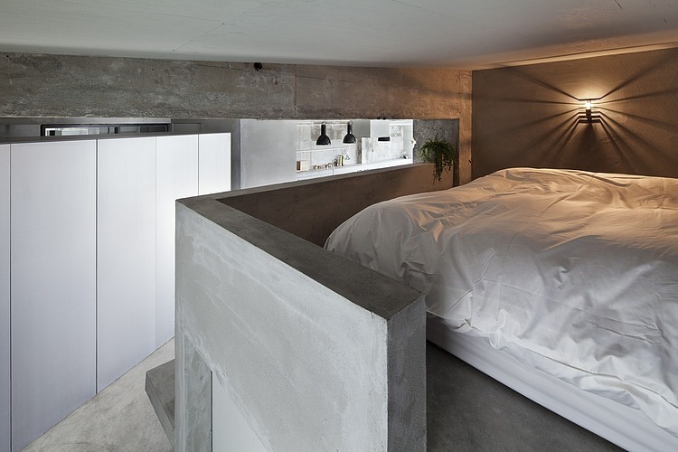 House In Jiyugaoka by Airhouse Design Office