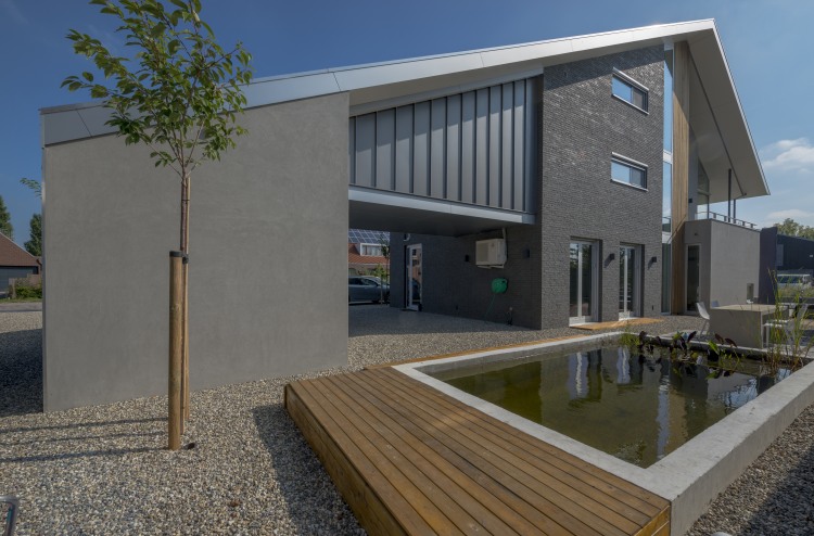 LR House