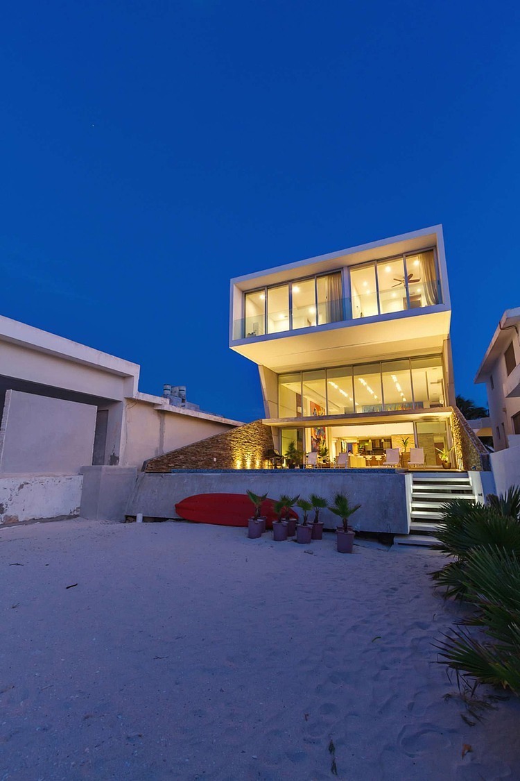 Casa JLM by Enrique Cabrera Arquitecto
