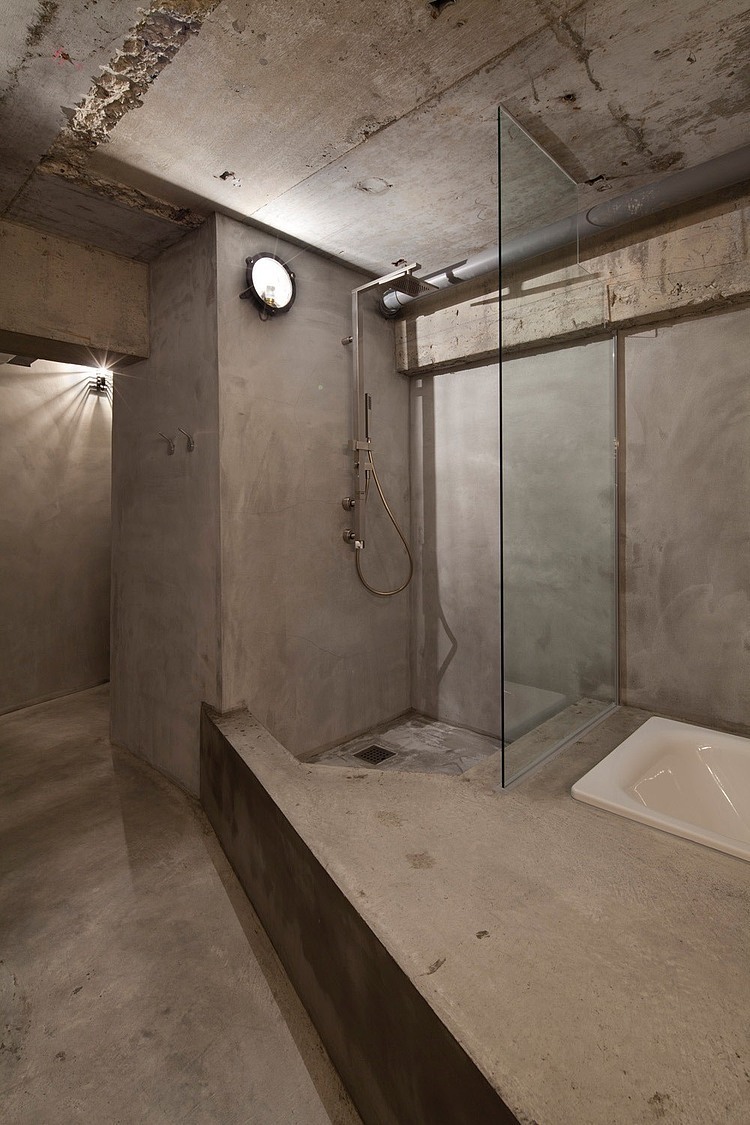 House In Jiyugaoka by Airhouse Design Office