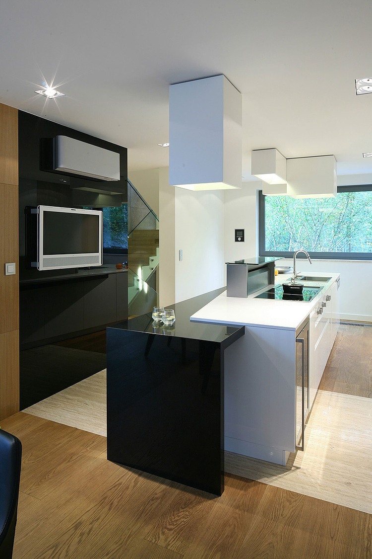 Legionowo House by Nasciturus Design
