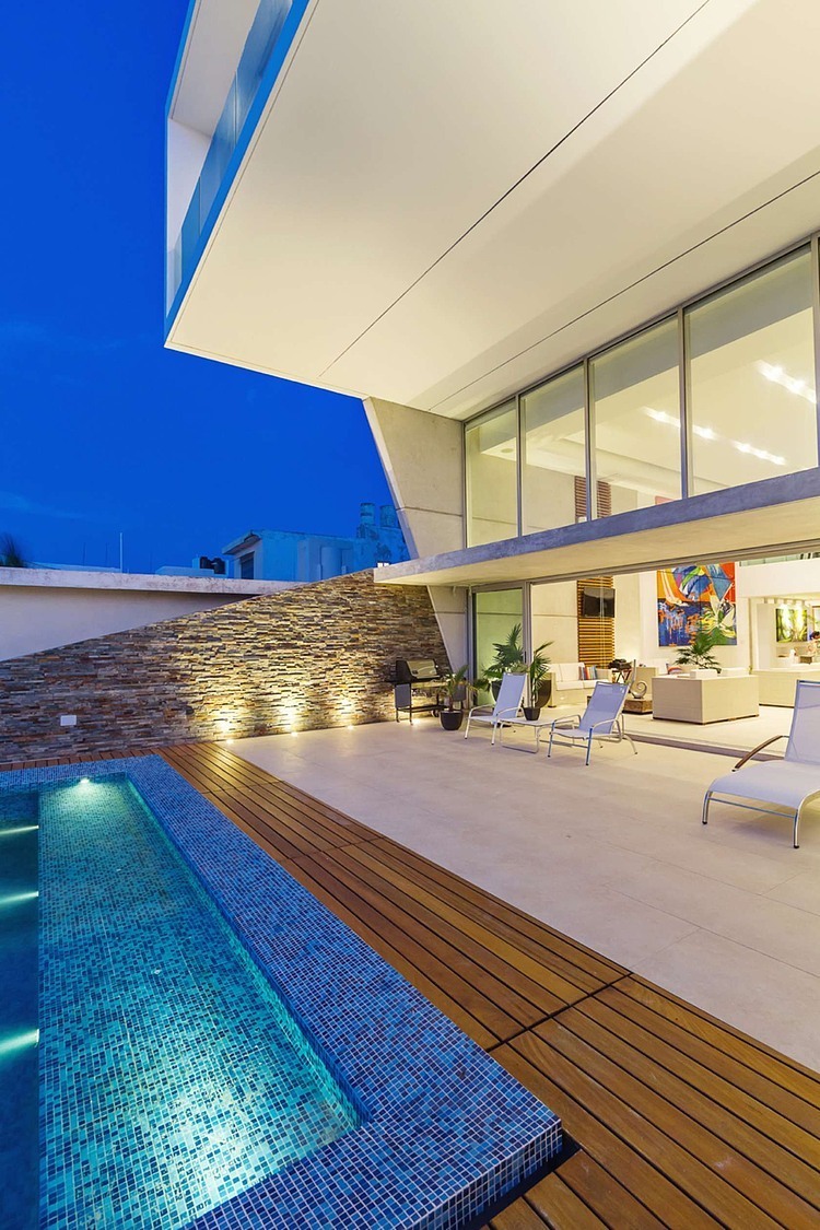 Casa JLM by Enrique Cabrera Arquitecto