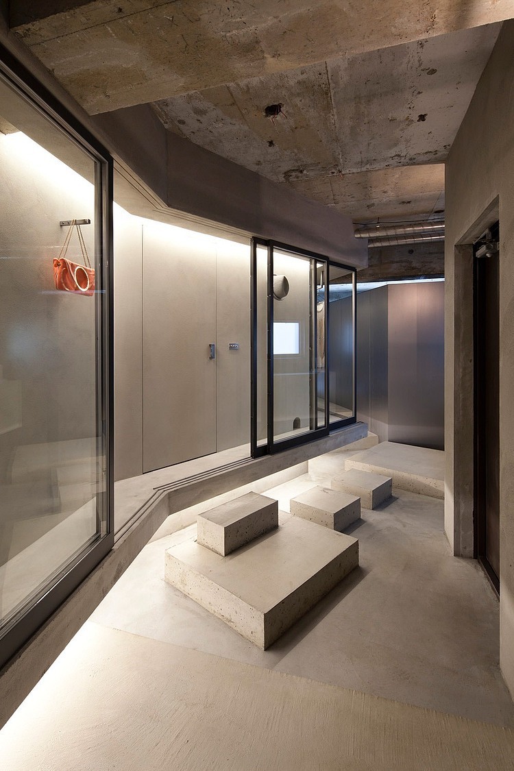 House In Jiyugaoka by Airhouse Design Office
