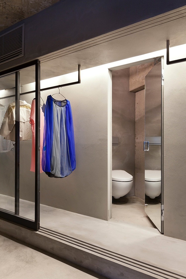 House In Jiyugaoka by Airhouse Design Office
