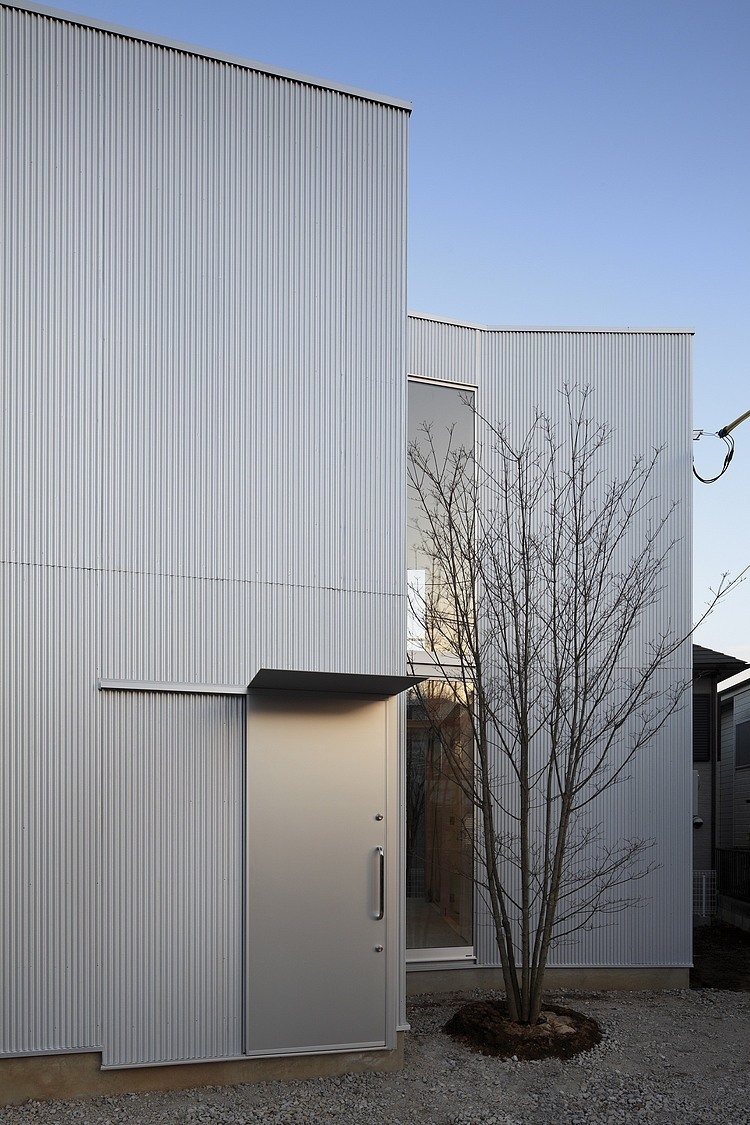 House In Kashiwa by Yamazaki Kentaro Design Workshop