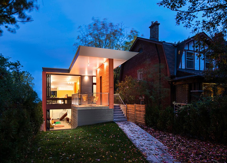 Stacey-Turley Residence by Kariouk Associates