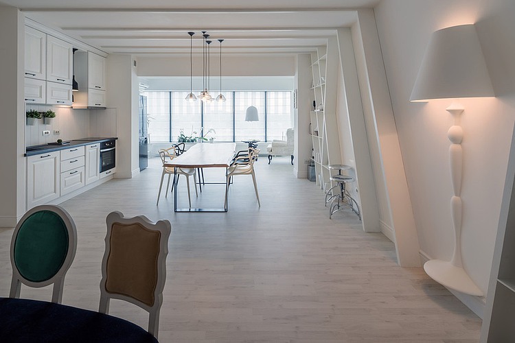 Apartment in Bucharest by I Love Colours Studio