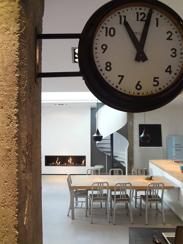 Contemporary Loft by KJBI Deco