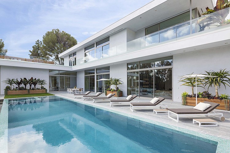 Holmby Hills Residence by Quinn Architects