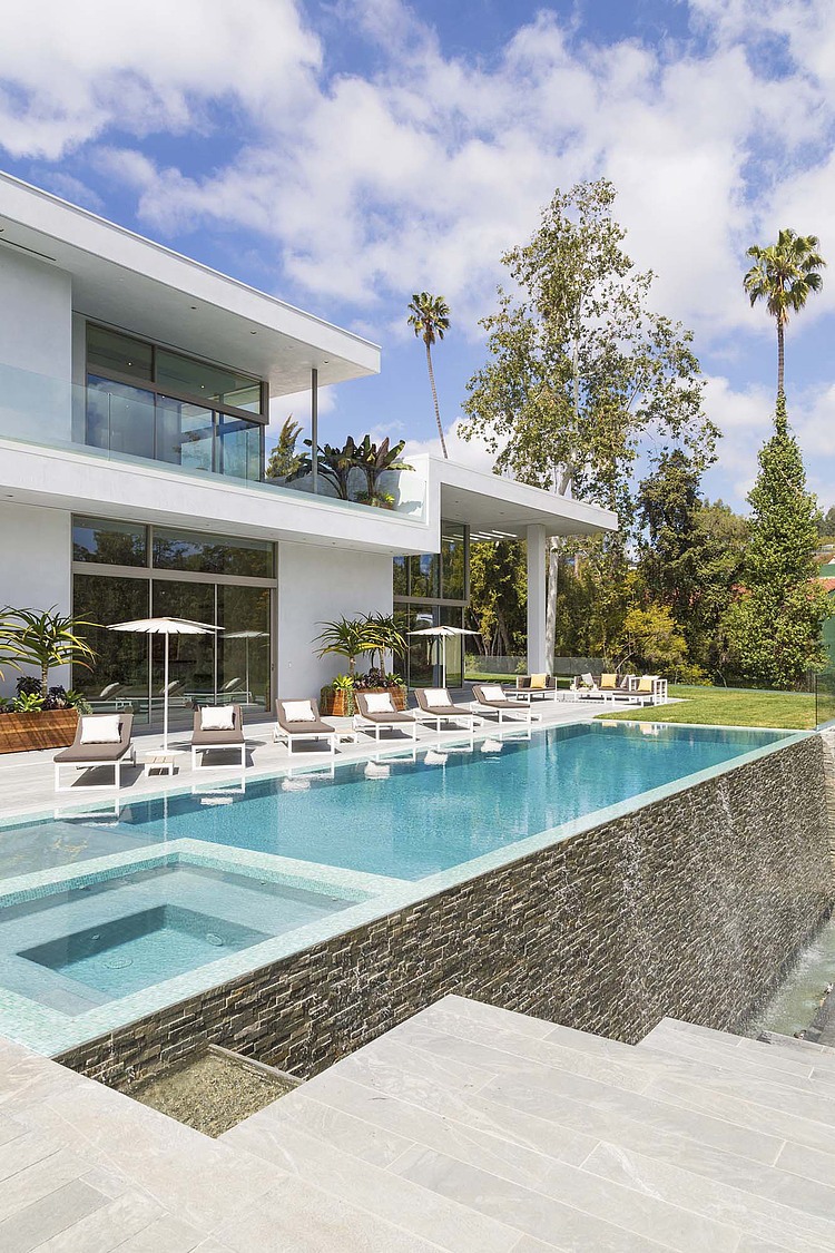 Holmby Hills Residence by Quinn Architects