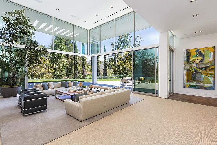 Holmby Hills Residence by Quinn Architects