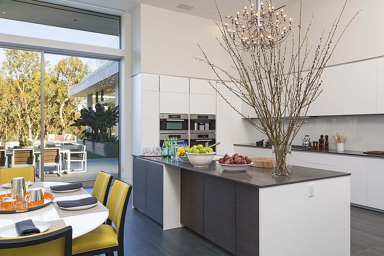 Holmby Hills Residence by Quinn Architects