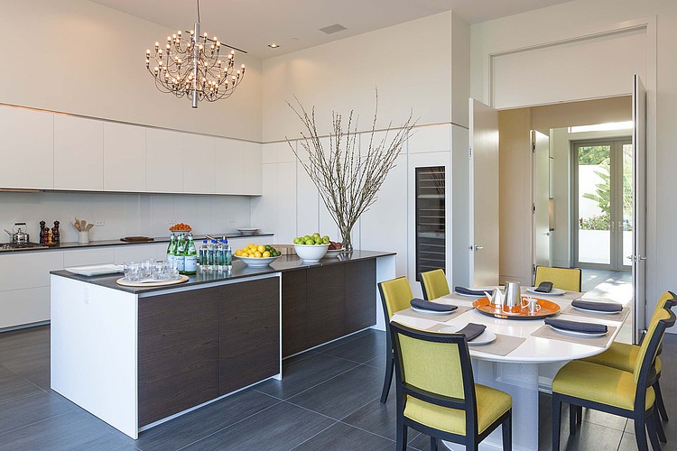 Holmby Hills Residence by Quinn Architects