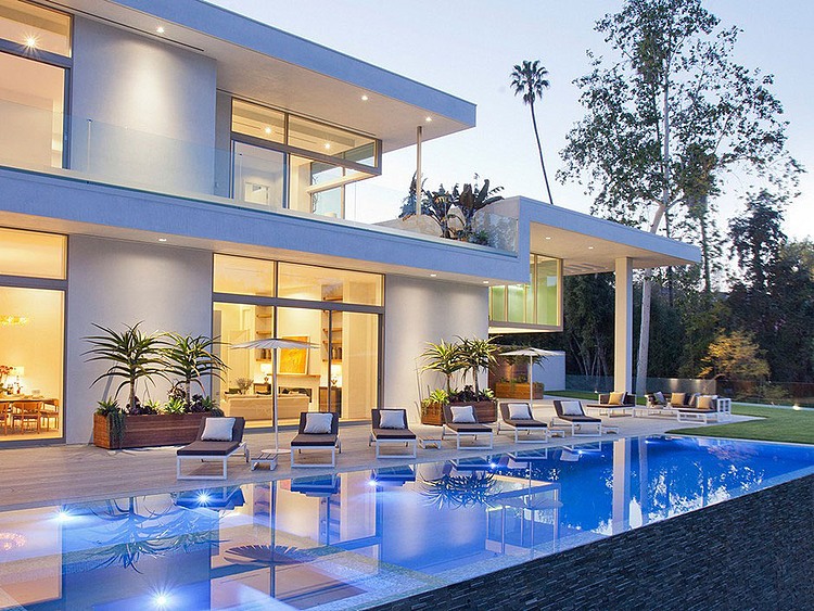 Holmby Hills Residence by Quinn Architects