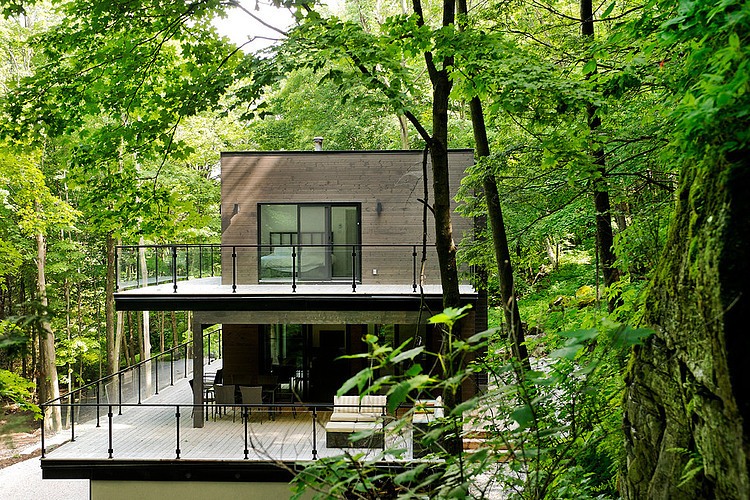 Lake Champlain Retreat by Atelier BOOM TOWN