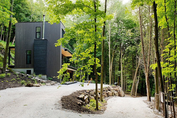 Lake Champlain Retreat by Atelier BOOM TOWN