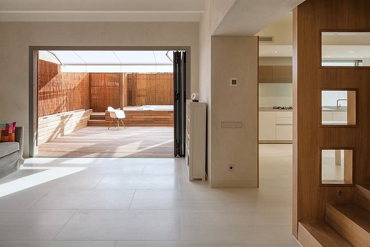 Duplex In Gracia by Zest Architecture