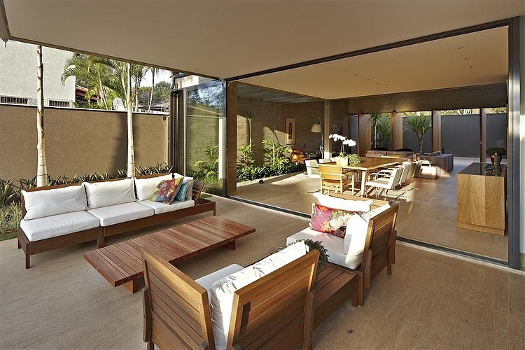Belo Horizonte House by Anastasia Architects