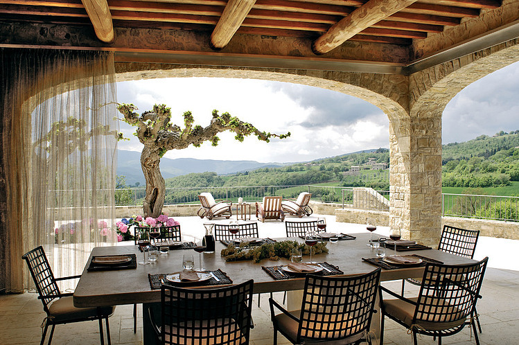 Todi Villa by Alhadeff Architects