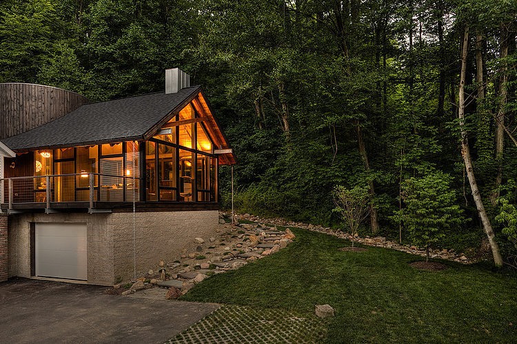 River Road Renovation by Peninsula Architects