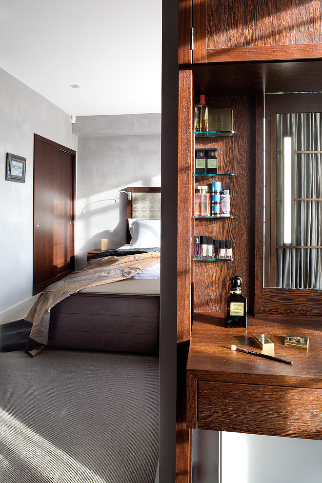 Eaton Square Apartment by Paul Craig