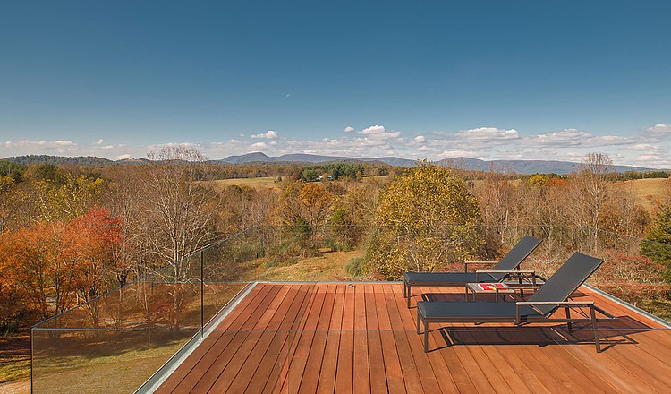 4 Springs Lane by Robert M. Gurney Architect