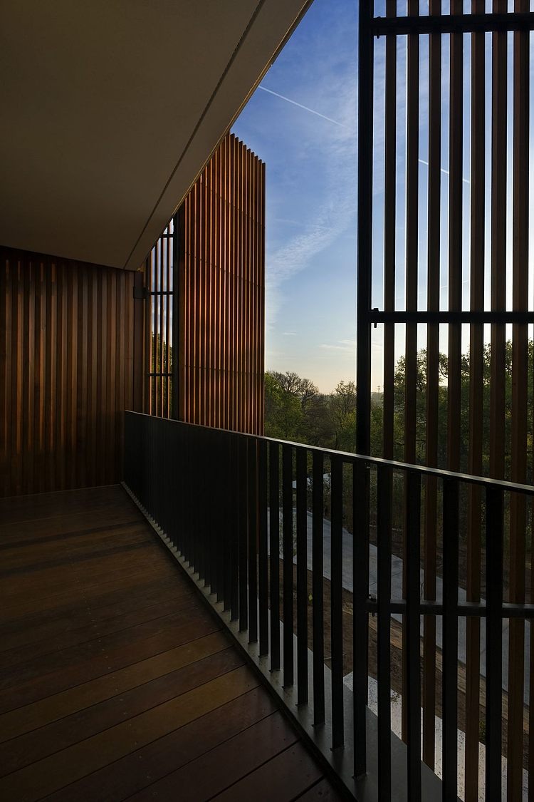 East Windsor Residence by Alterstudio