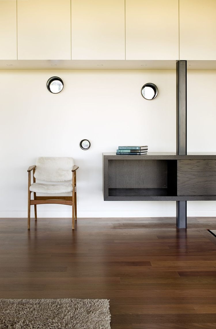 East Windsor Residence by Alterstudio