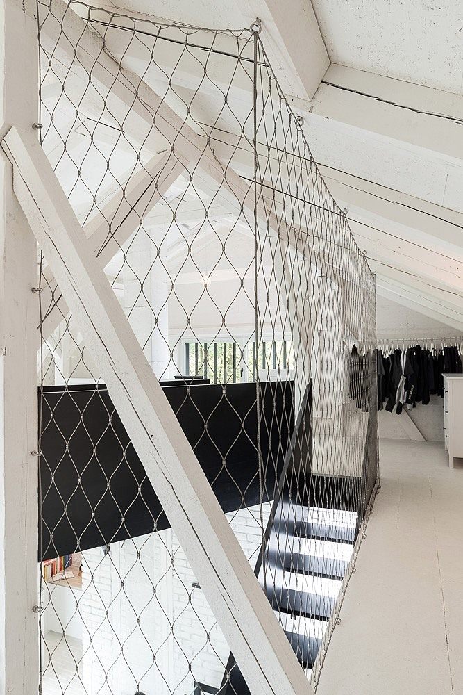 Boooox Heritage Barn by Oooox