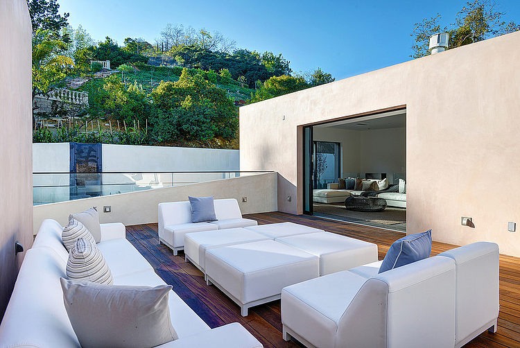 Hythe Court Home by Amit Apel Design