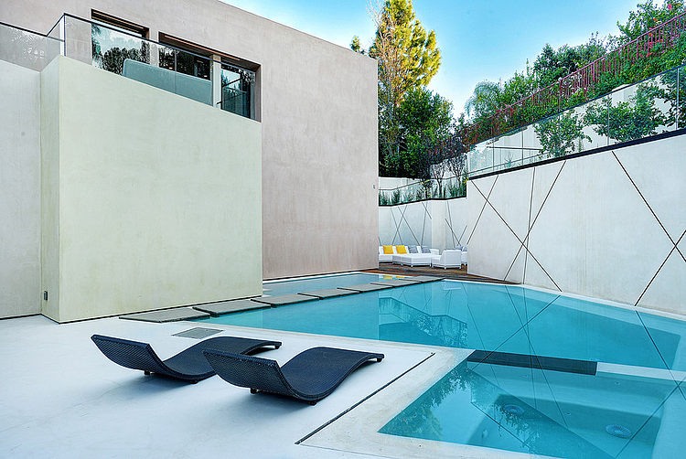 Hythe Court Home by Amit Apel Design