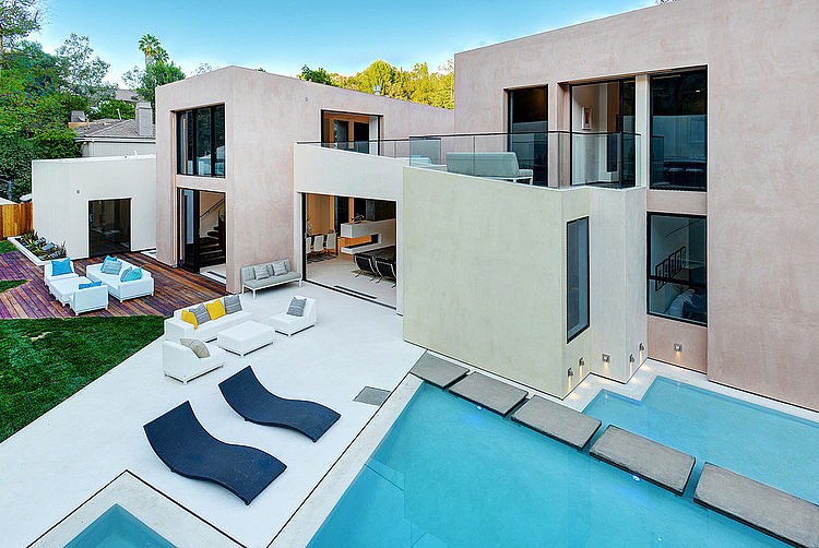 Hythe Court Home by Amit Apel Design