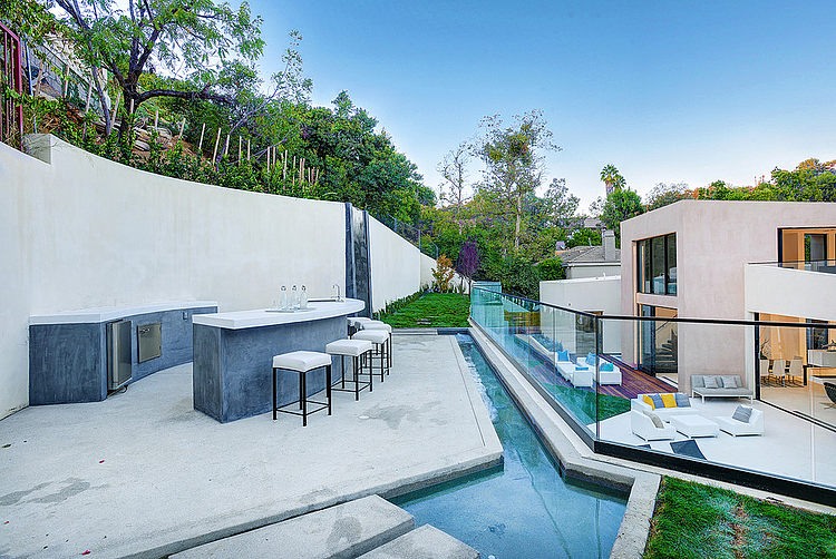 Hythe Court Home by Amit Apel Design