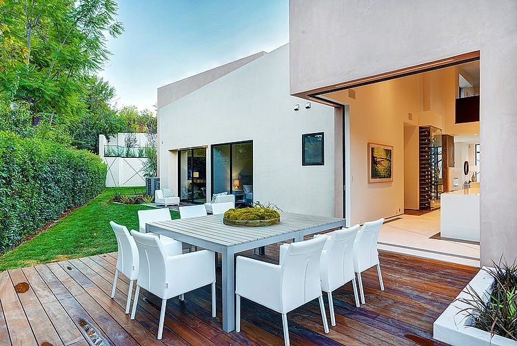Hythe Court Home by Amit Apel Design