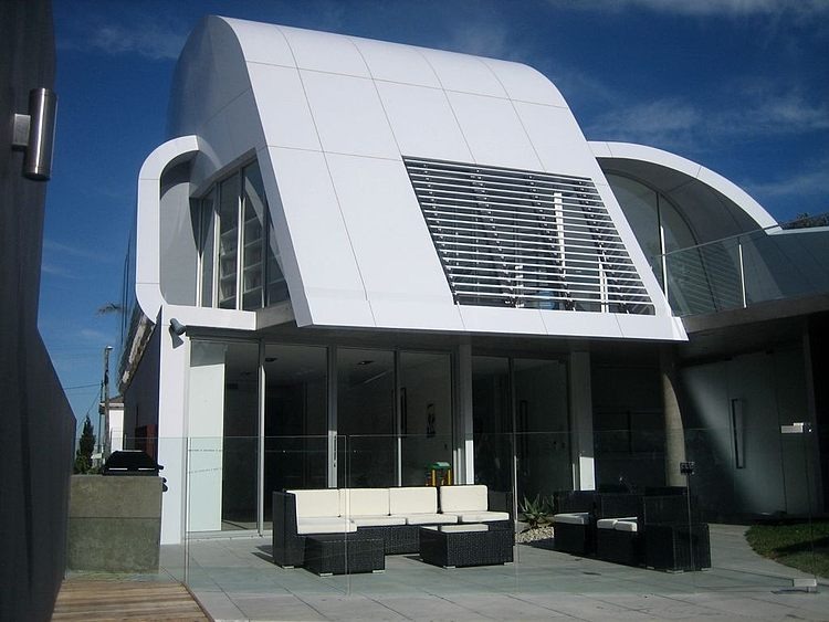 Moebius House by Tony Owen Partners