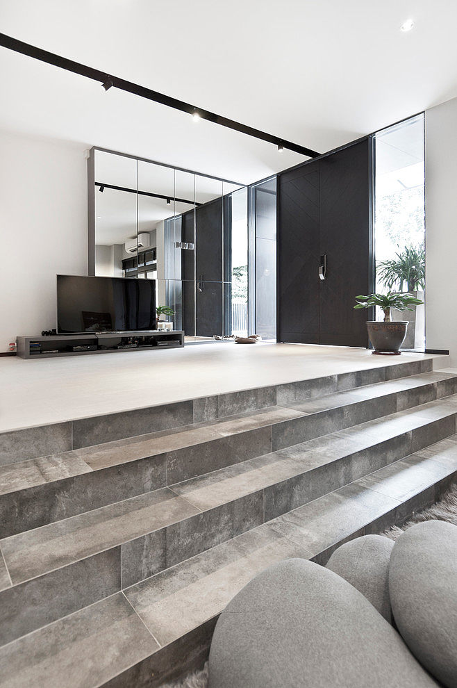 Terrace House by Architology
