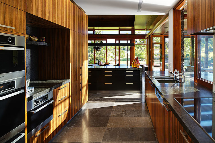 Bedfordale House by Suzanne Hunt