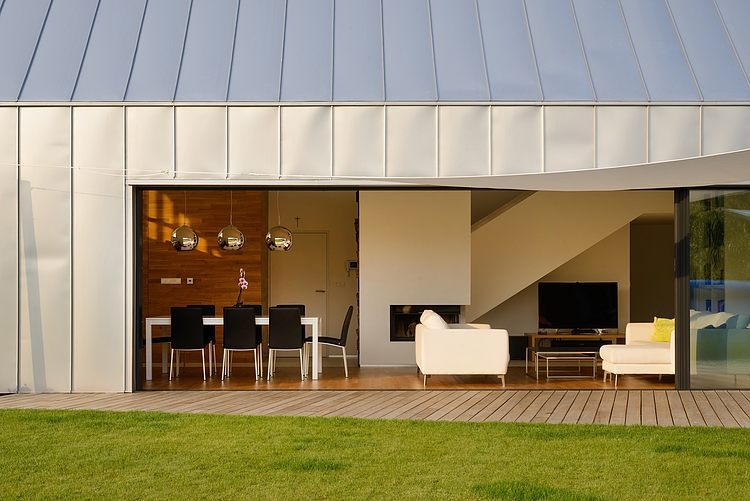 Two Barns House by RS+