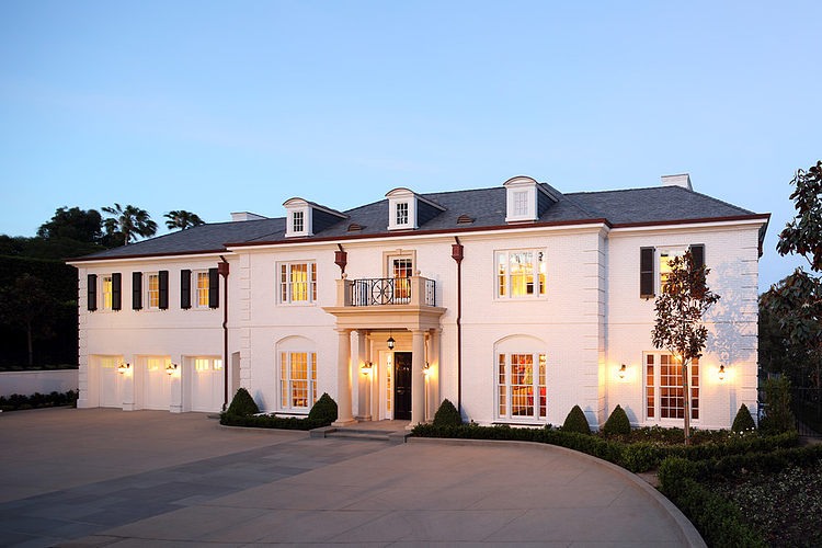 Georgian Home by Gordon Gibson Construction