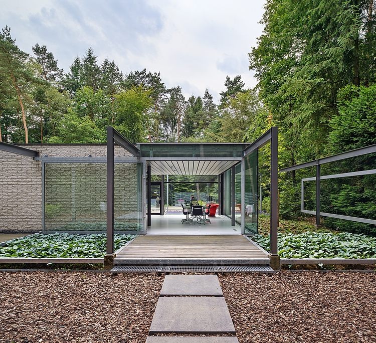 Bungalow by Borren Staalenhoef Architecten