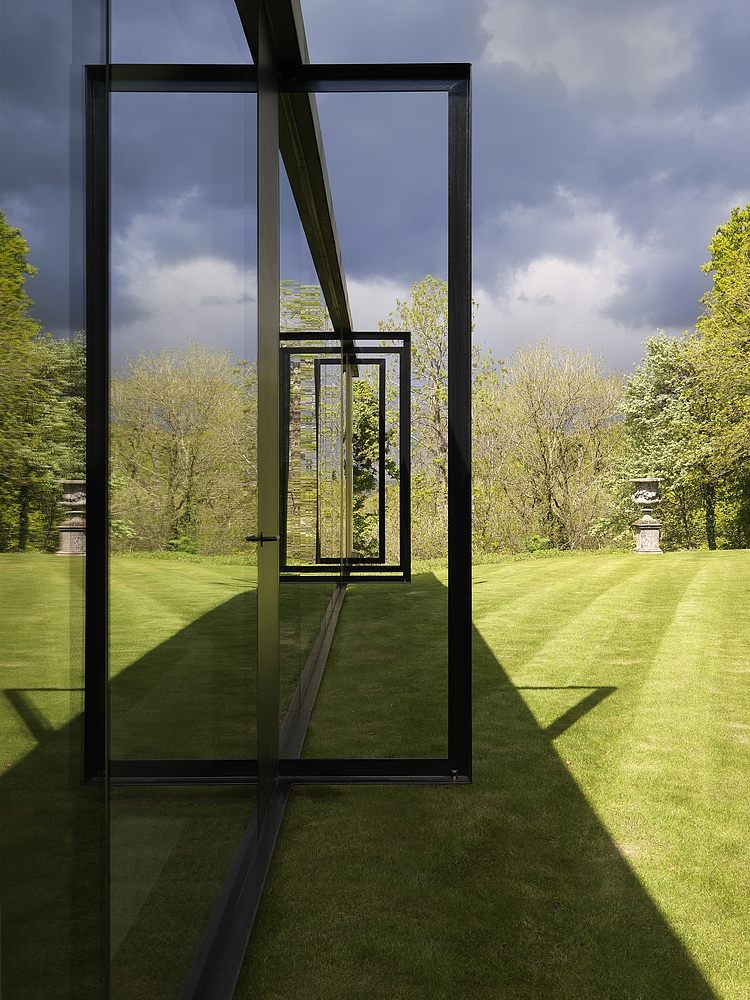 Chilterns Villa by Lazzarini Pickering Architetti