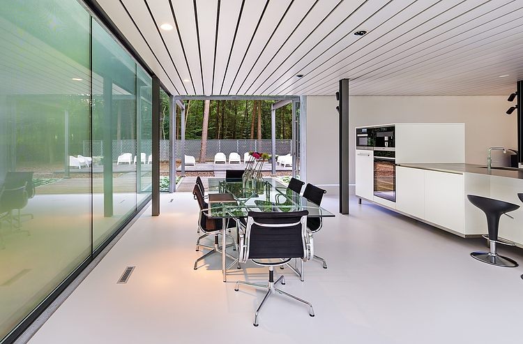 Bungalow by Borren Staalenhoef Architecten