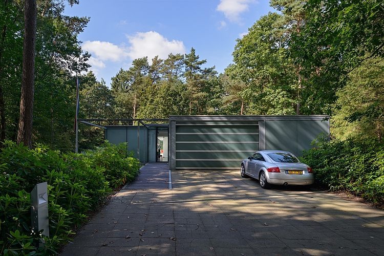Bungalow by Borren Staalenhoef Architecten