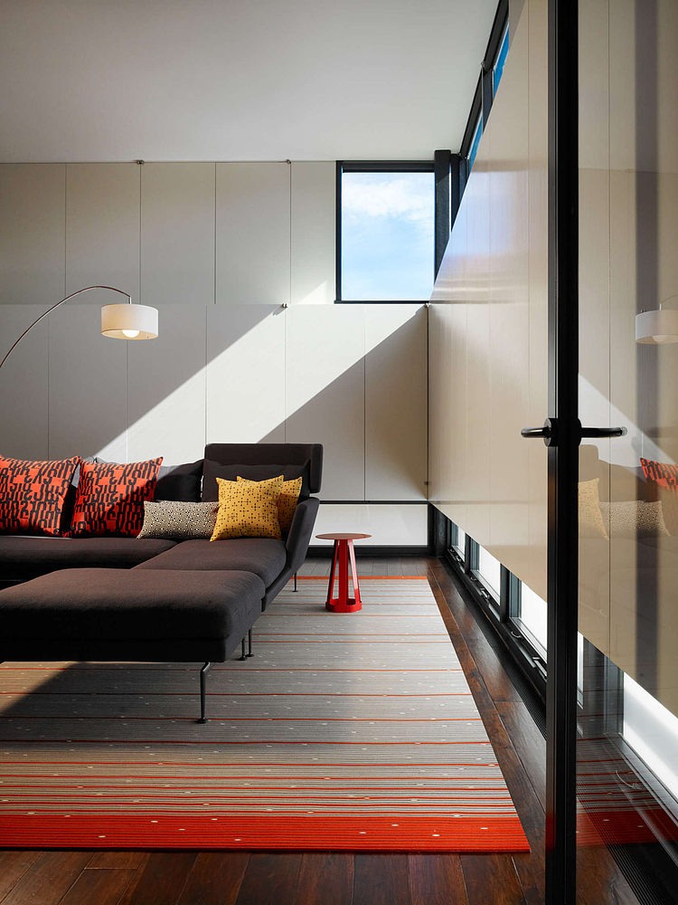Orchard Willow Residence by Wheeler Kearns Architects