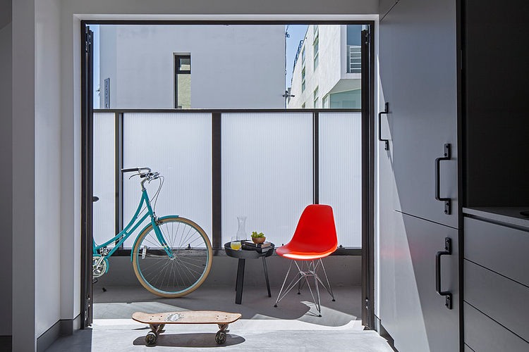 Micro Apartment by Vertebrae Architecture