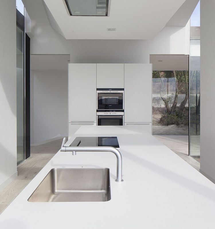 House & Studio YC by RTA-Office