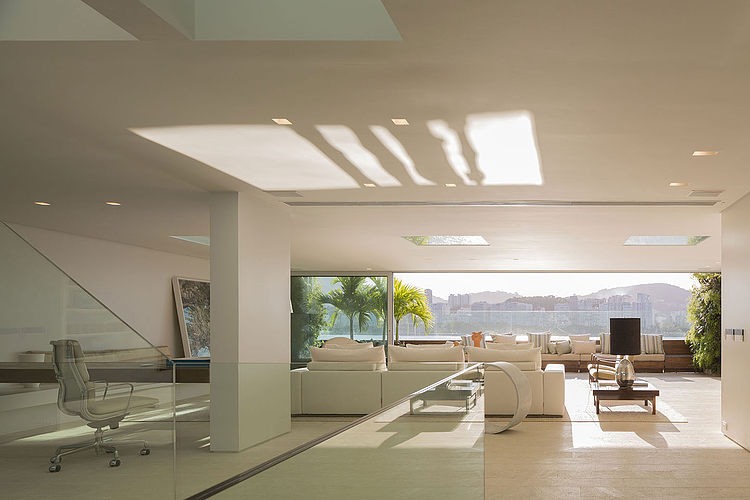 Urca Residence by Studio Arthur Casas