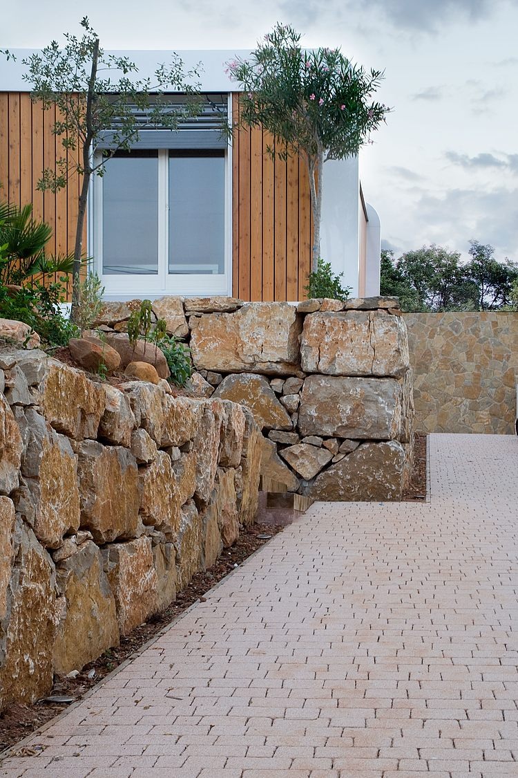 Prefab Retreat by Noem