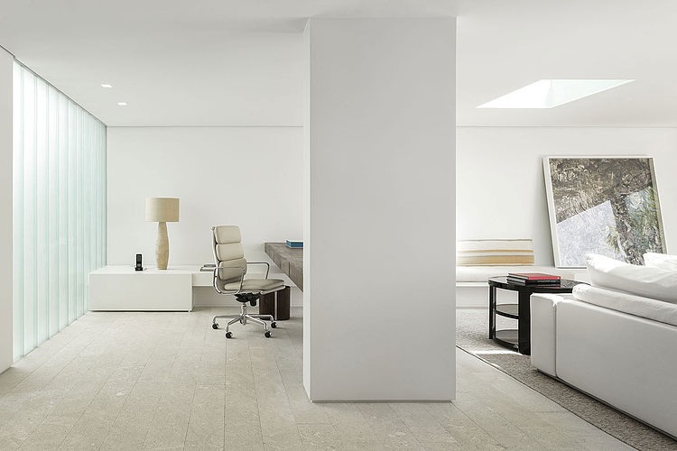 Urca Residence by Studio Arthur Casas
