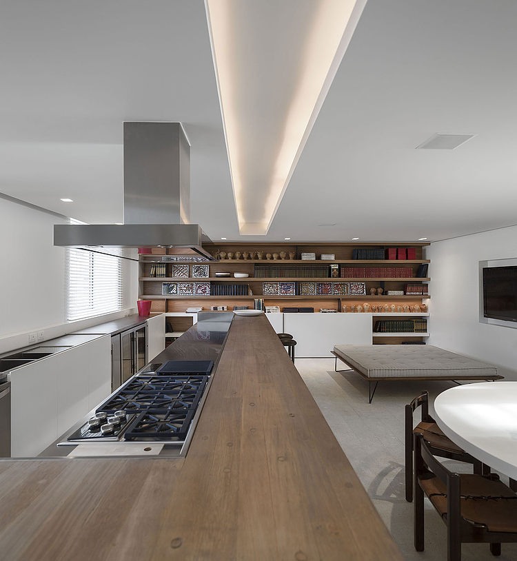 Urca Residence by Studio Arthur Casas